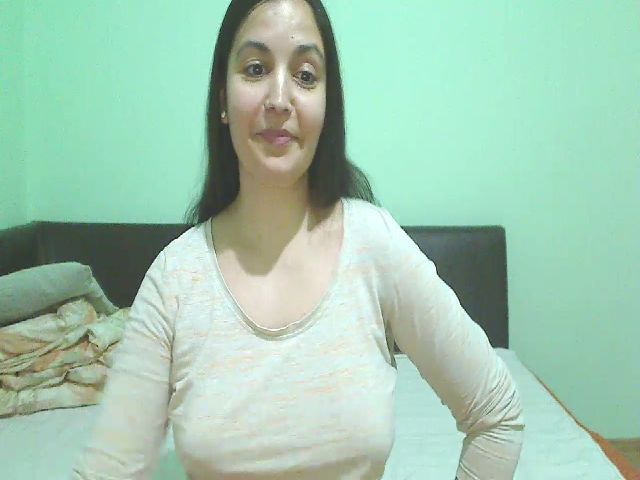 Live sex webcam photo for OneHotty #272047429