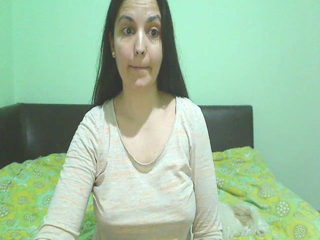 Live sex webcam photo for OneHotty #272493495