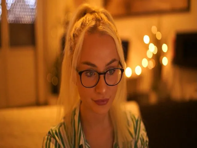 Live sex webcam photo for Only18sweet #274044737