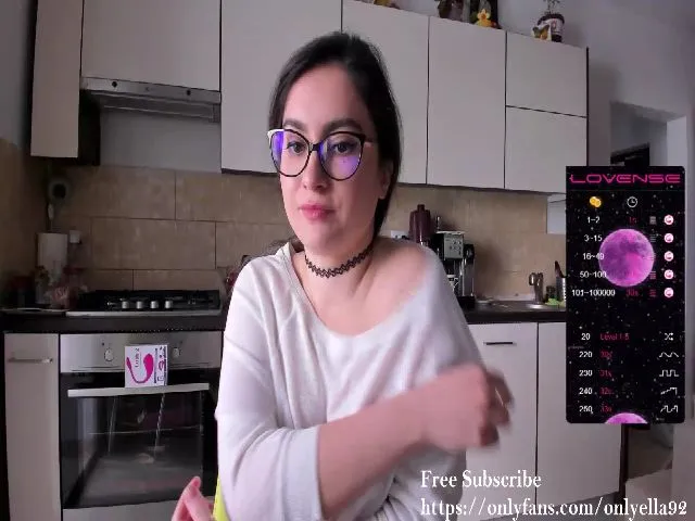 Live sex webcam photo for OnlyElla92 #273062074