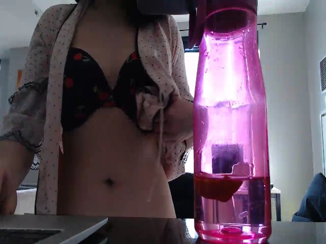 Live sex webcam photo for Orchid_Kitty #272578761