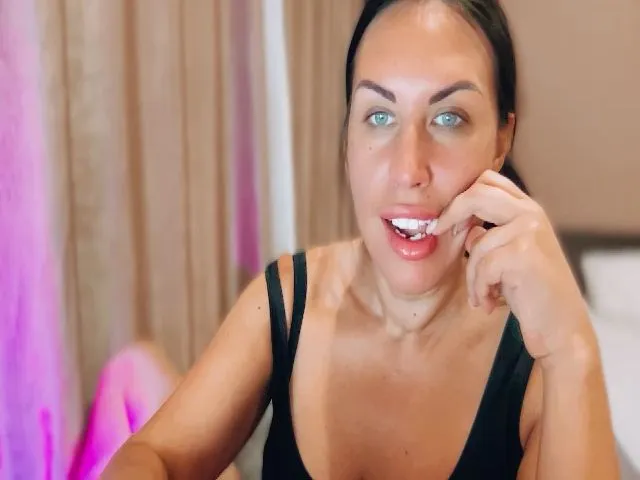 Live sex webcam photo for OregonPrivate #274429495