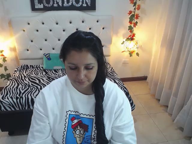 Live sex webcam photo for Orianafox #272249253