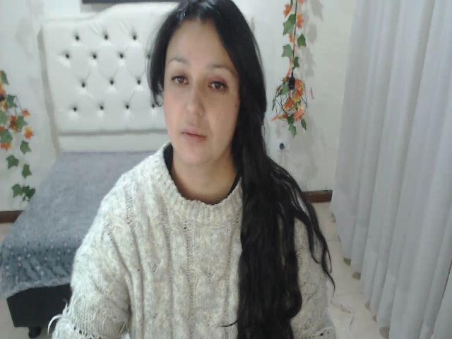 Live sex webcam photo for Orianafox #272799799