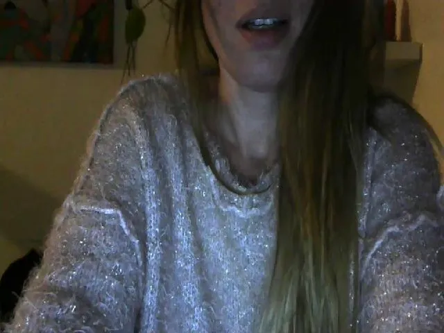 Live sex webcam photo for Ornella27 #274288522