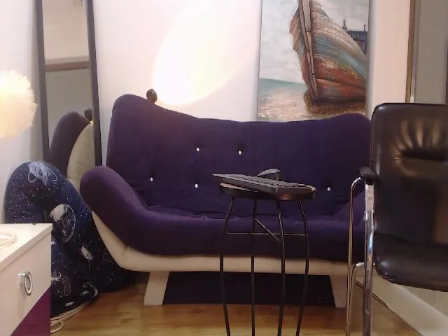 Live sex webcam photo for OzzyVal #272261652