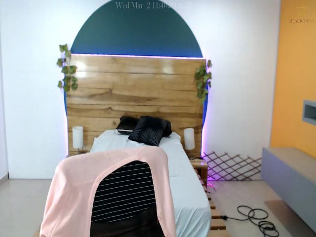 Live sex webcam photo for Pamela03 #272608474