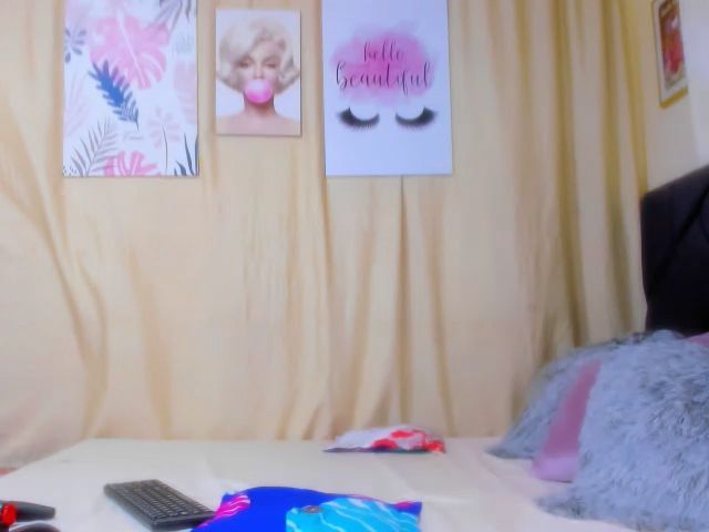 Live sex webcam photo for PamelaEvanss #273588993