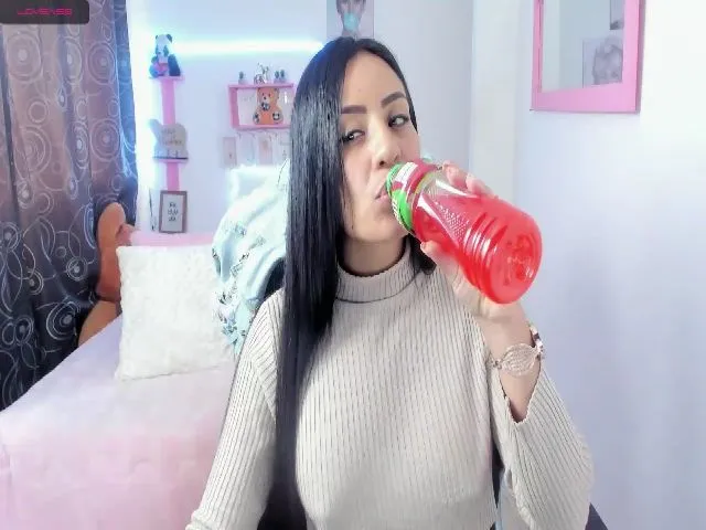 Live sex webcam photo for Paulina2700 #272124065