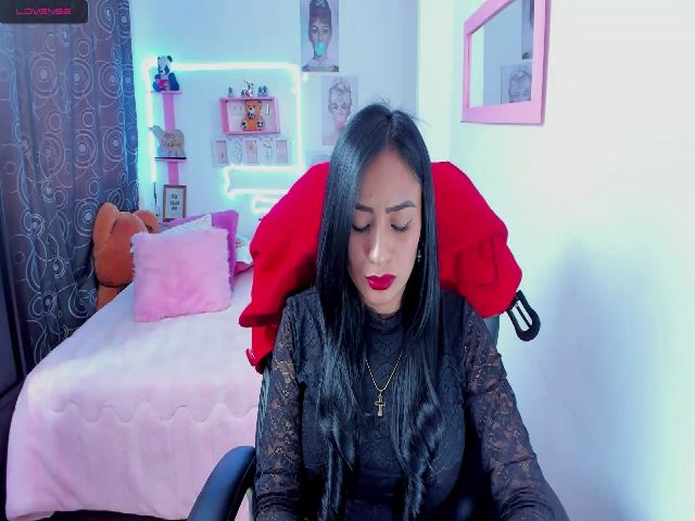 Live sex webcam photo for Paulina2700 #272767905