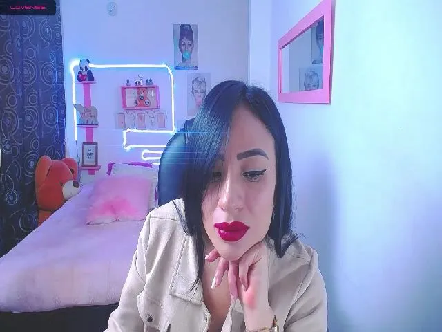 Live sex webcam photo for Paulina2700 #273637396