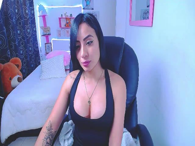 Live sex webcam photo for Paulina2700 #274248532