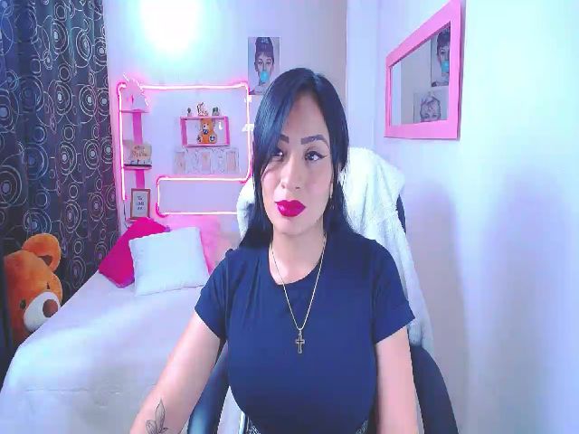 Live sex webcam photo for Paulina2700 #274454503