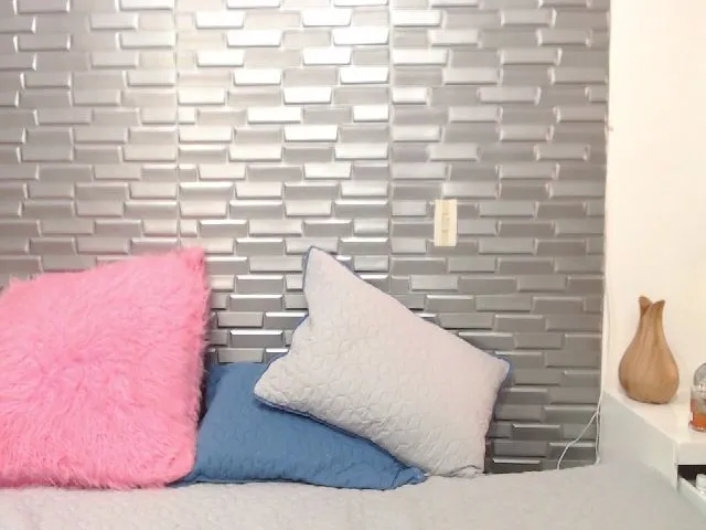 Live sex webcam photo for PaulinaTorres #272540341