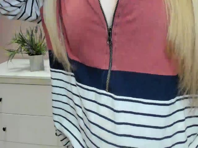 Live sex webcam photo for PerfectHAILEY #273506878