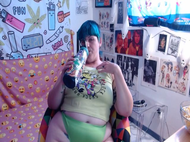Live sex webcam photo for PerkyPunky420 #274252338