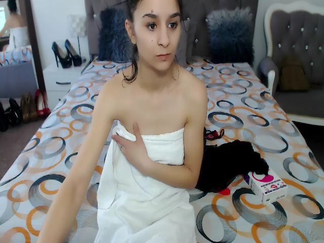 Live sex webcam photo for PervertQueen #272497690