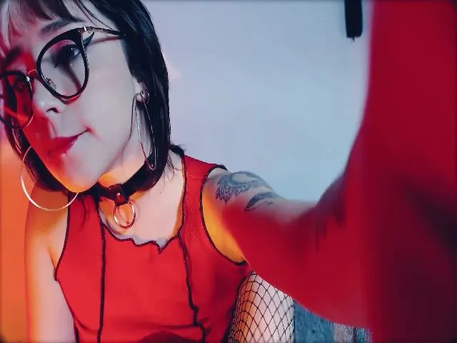 Live sex webcam photo for Petit_Haze #272751088