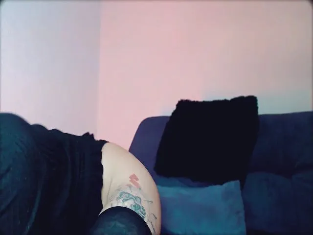 Live sex webcam photo for Petit_Haze #272937766