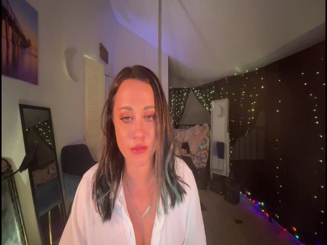 Live sex webcam photo for PetiteJewel #272905837