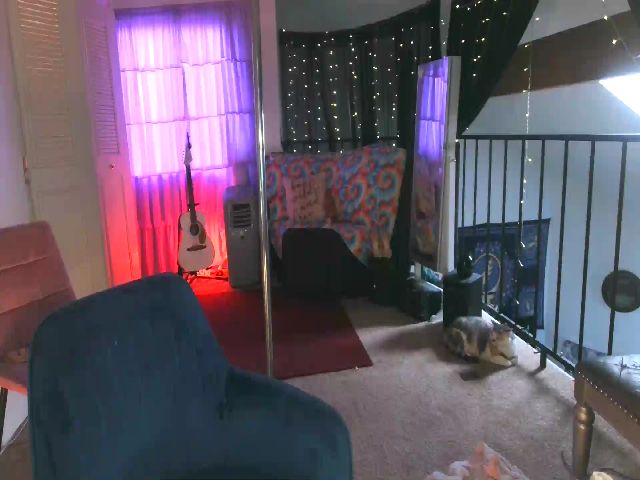 Live sex webcam photo for PetiteJewel #273461875