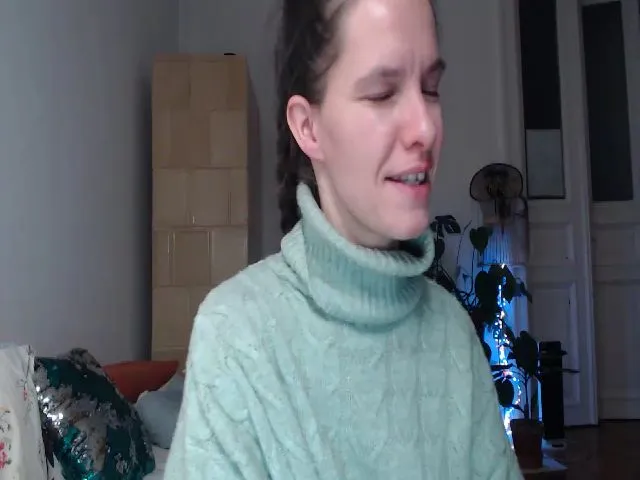 Live sex webcam photo for PetitePinkie #271971969