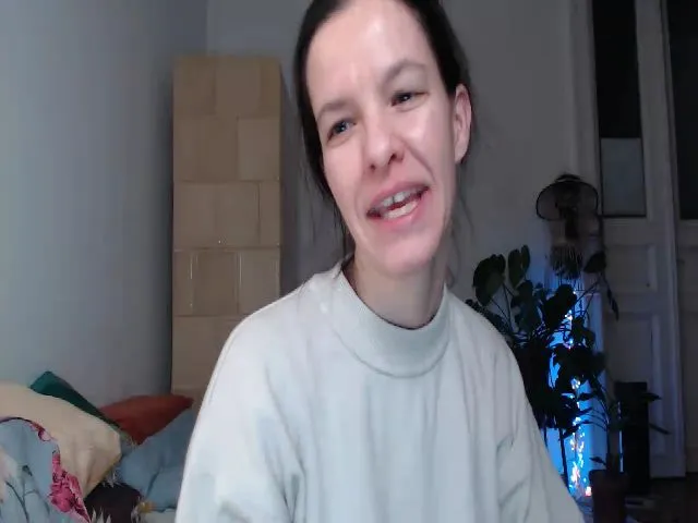 Live sex webcam photo for PetitePinkie #272782452