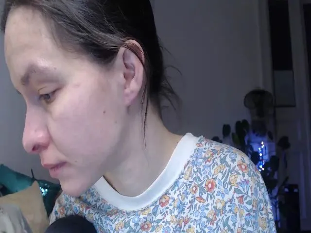 Live sex webcam photo for PetitePinkie #273057029