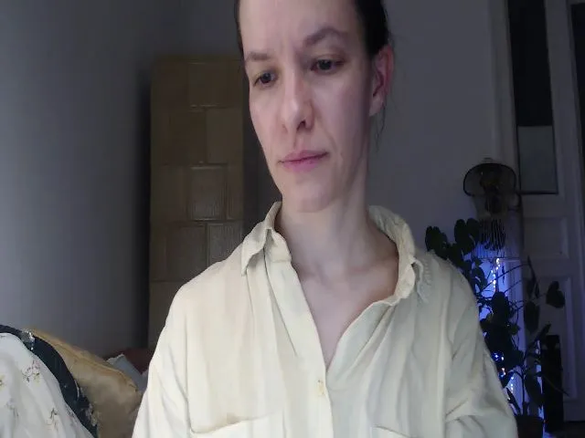 Live sex webcam photo for PetitePinkie #273143571