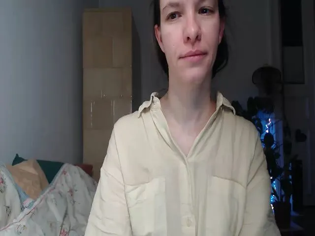 Live sex webcam photo for PetitePinkie #273193747