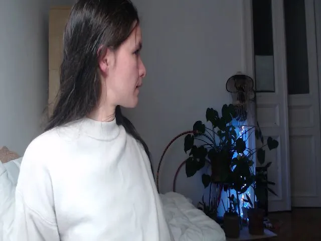 Live sex webcam photo for PetitePinkie #273256934