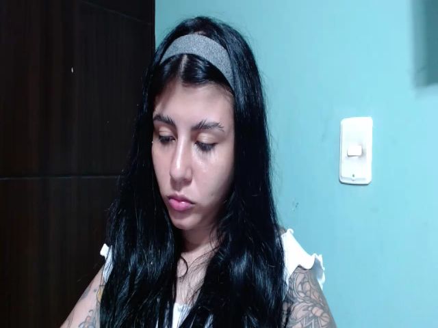 Live sex webcam photo for Petite_sury #271729468