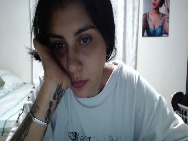 Live sex webcam photo for Petite_sury #272038551