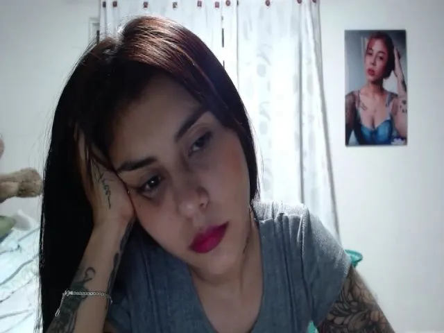 Live sex webcam photo for Petite_sury #272090243