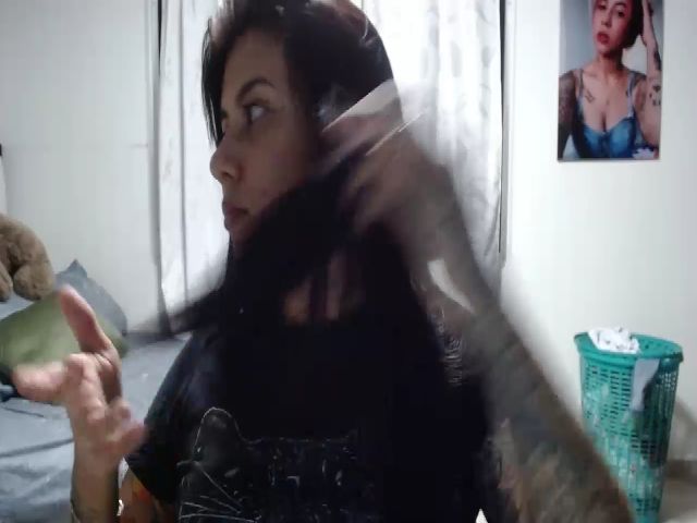 Live sex webcam photo for Petite_sury #272196425