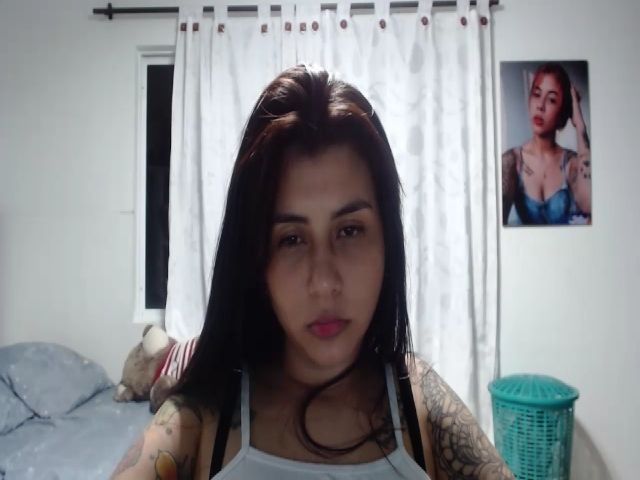 Live sex webcam photo for Petite_sury #272211676