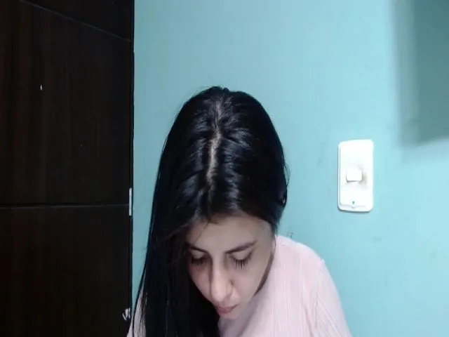 Live sex webcam photo for Petite_sury #272415778