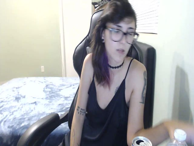 Live sex webcam photo for Petitepoison #274654137