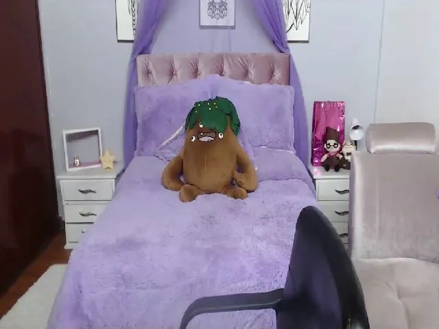 Live sex webcam photo for PeytonBrunett #274438841