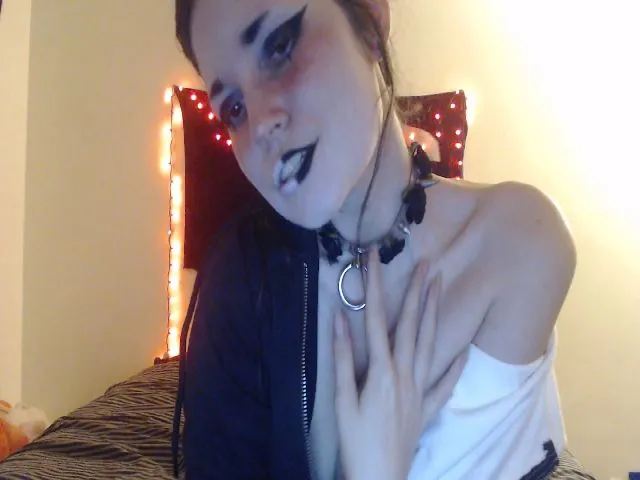 Live sex webcam photo for PhantxmB4Xmas #271729575