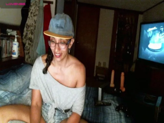 Live sex webcam photo for PhoenixSaga #273057181
