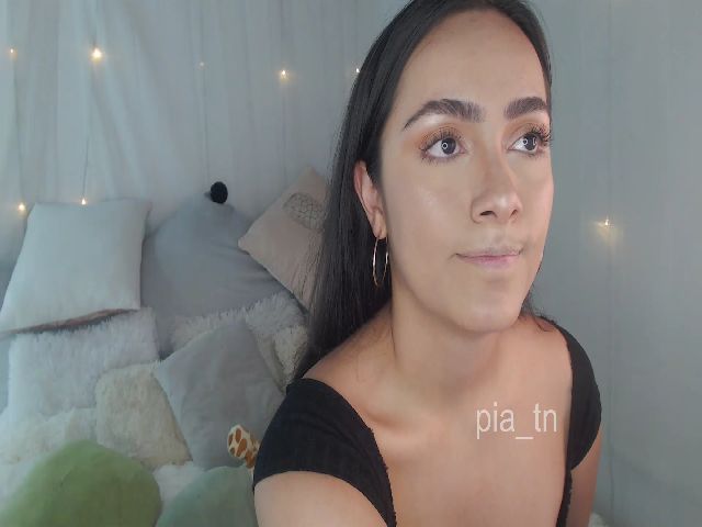 Live sex webcam photo for Pia_tn #271752592