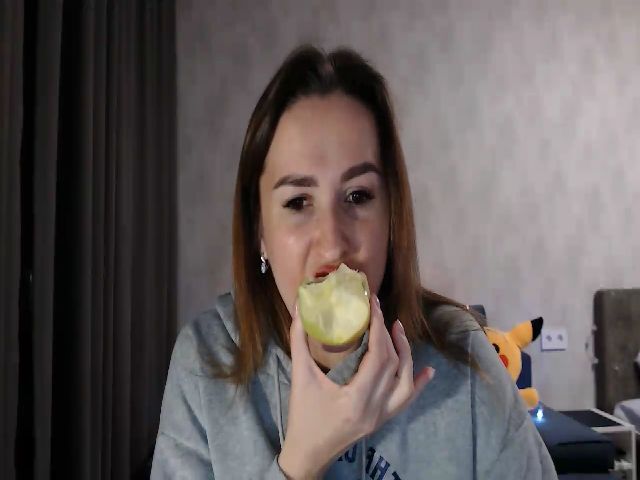 Live sex webcam photo for Pineapple_m #271995242