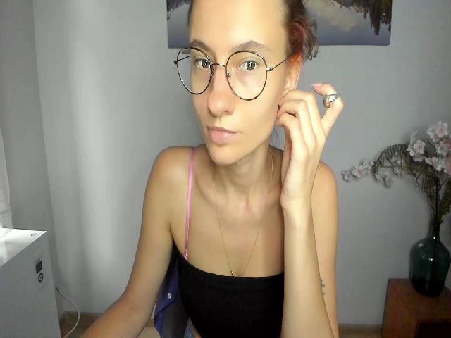 Live sex webcam photo for PinkkLadyyy #274442626