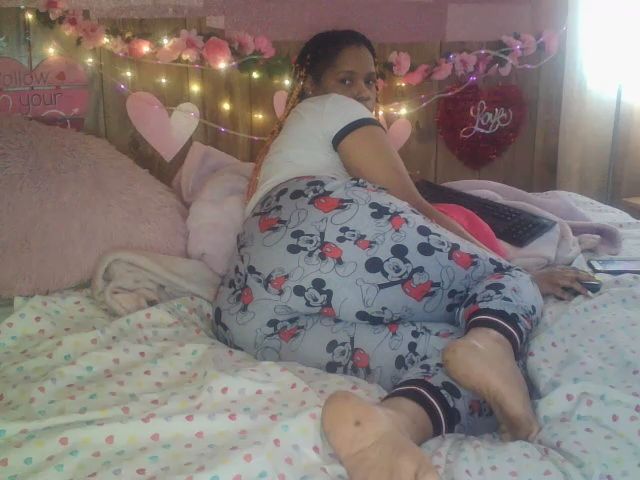 Live sex webcam photo for Pinkrackz100 #272134210