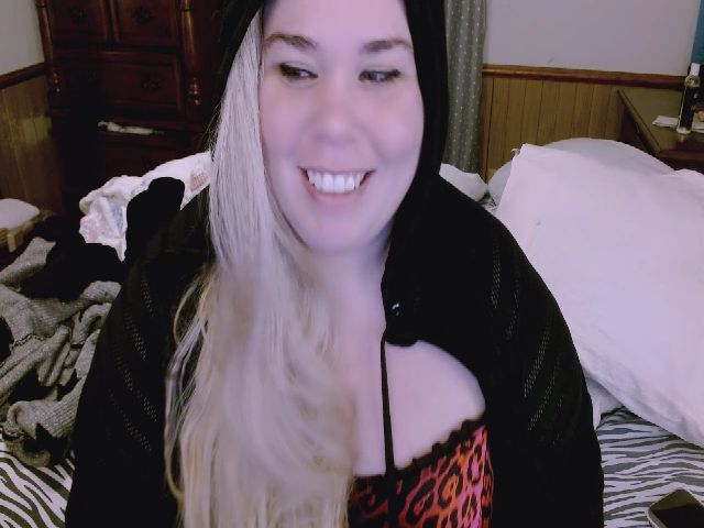 Live sex webcam photo for PlumpKittyKat #272040055