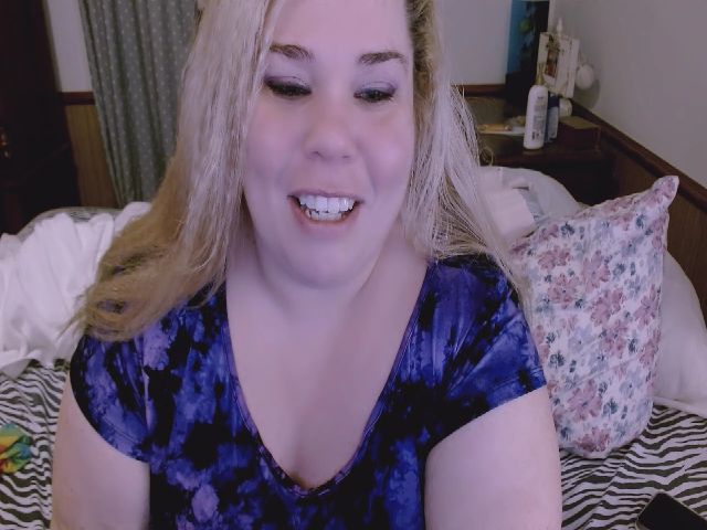 Live sex webcam photo for PlumpKittyKat #272188288