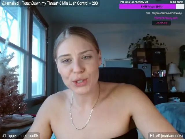 Live sex webcam photo for PlumpToPeachy #271794945