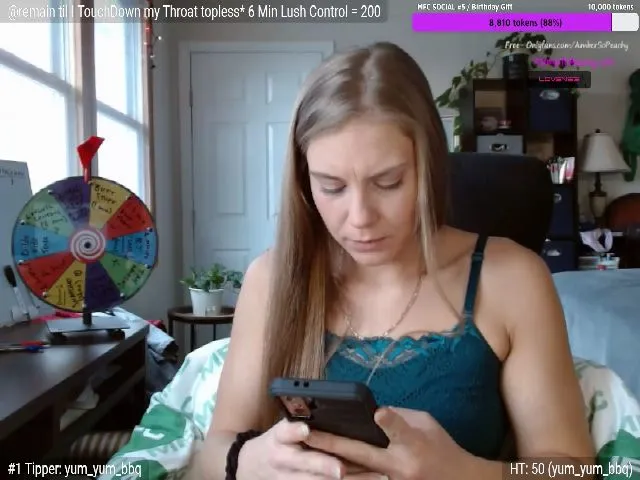 Live sex webcam photo for PlumpToPeachy #271803013