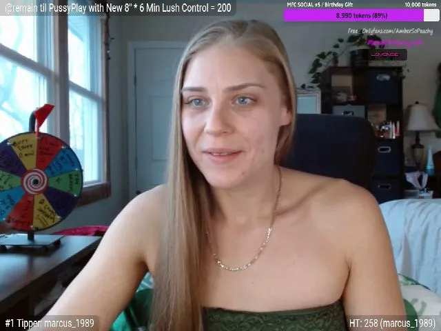 Live sex webcam photo for PlumpToPeachy #271874678